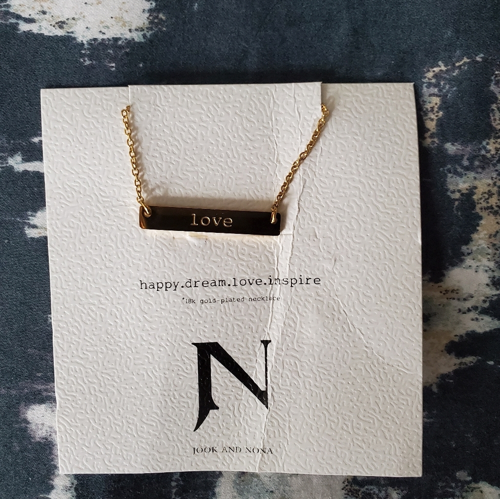 Jook & Nona 18k gold LOVE necklace